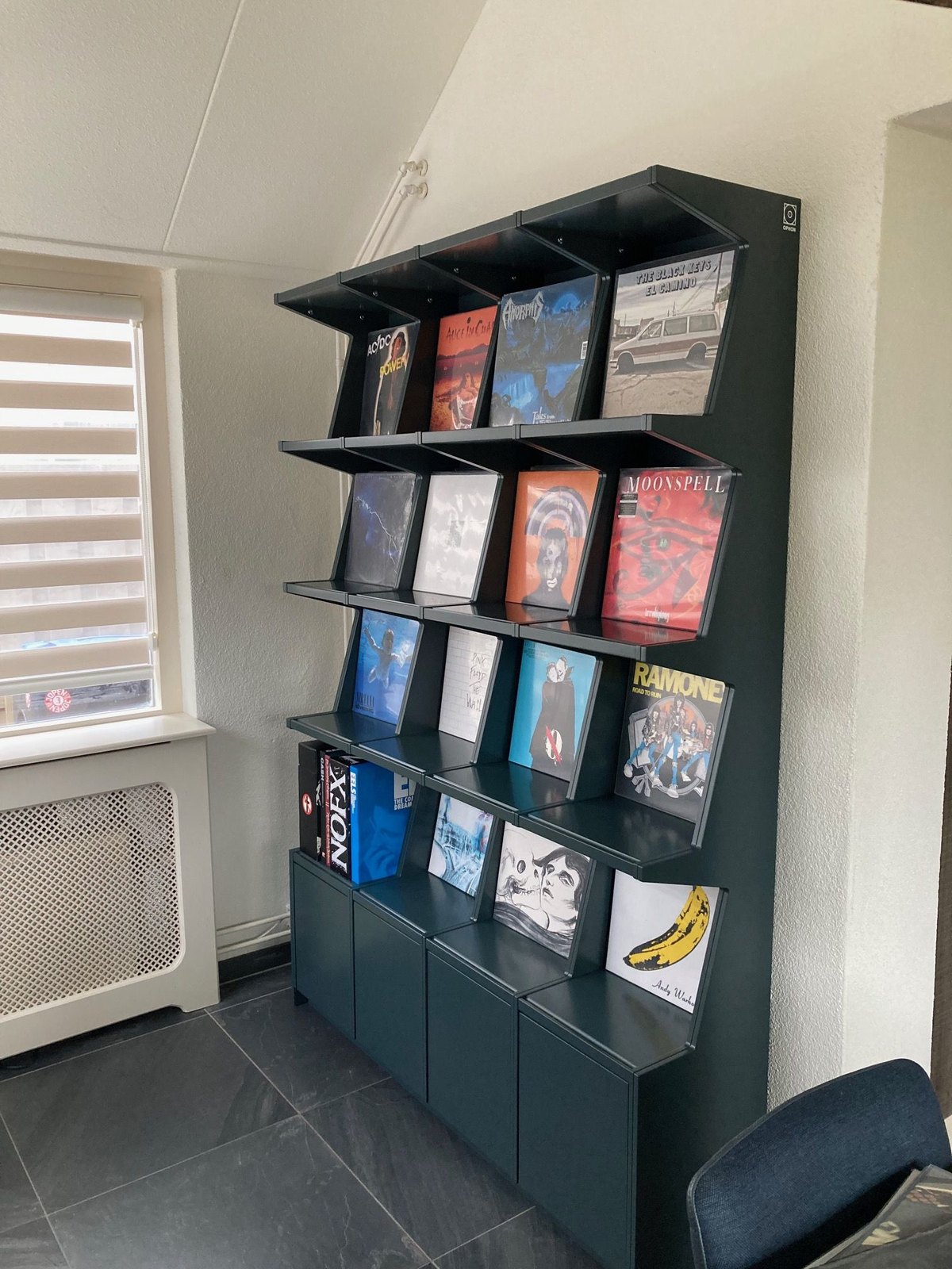 Coverfront platenkast - gespoten